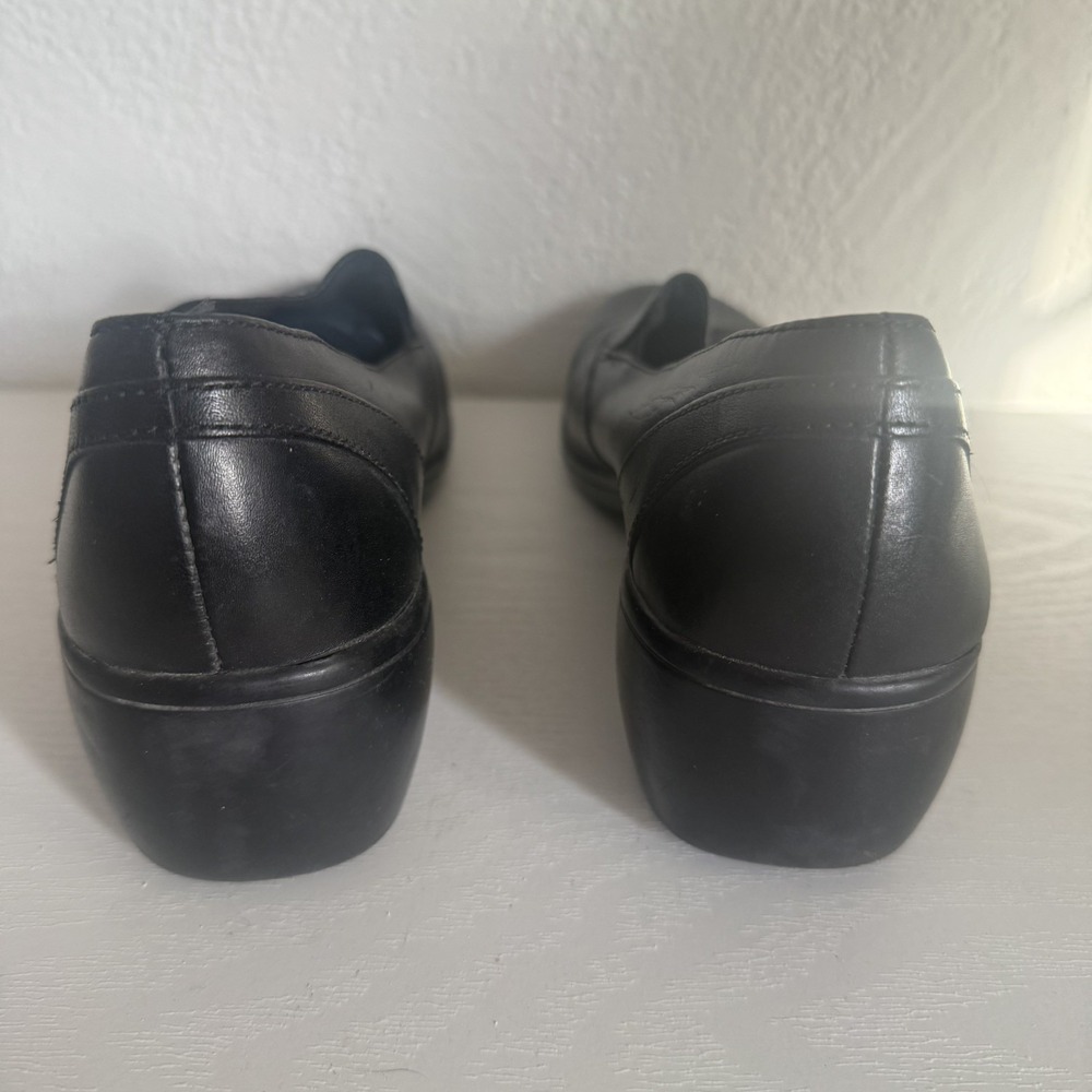 Clarks Blackberry Leather Slip On Loafer Comfort Shoes Black Women's Size 11 - Picture 6 of 9